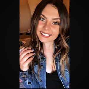 Meet your Posher, Hailey